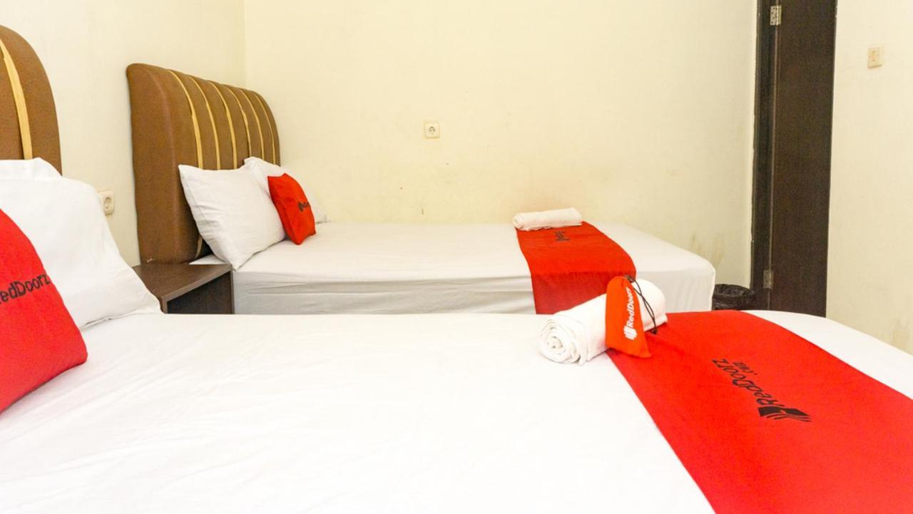 Reddoorz Near Sentani Airport Jayapura Hotel Exterior foto
