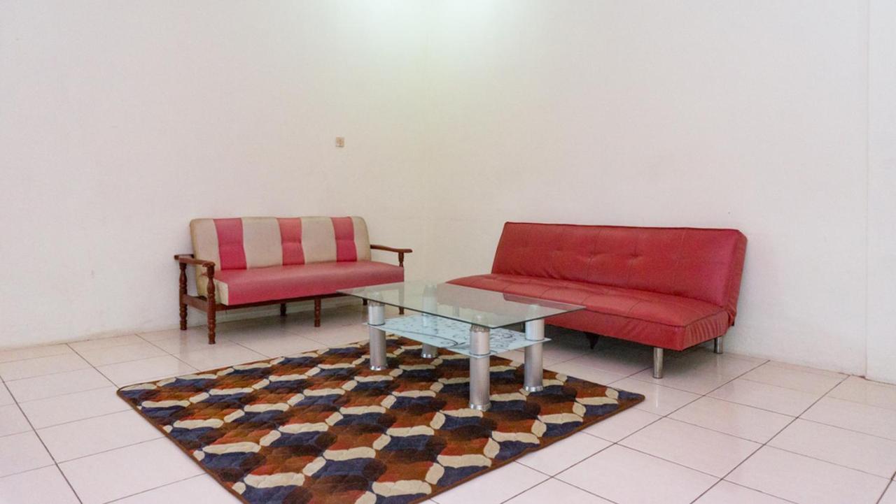 Reddoorz Near Sentani Airport Jayapura Hotel Exterior foto