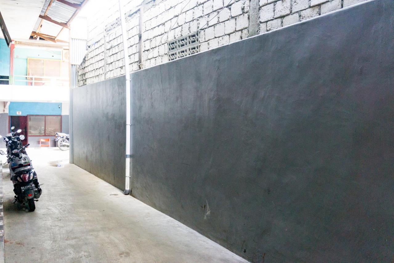 Reddoorz Near Sentani Airport Jayapura Hotel Exterior foto