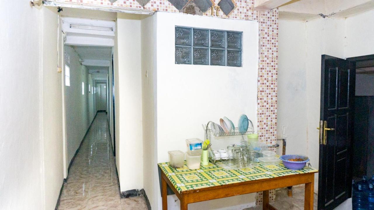 Reddoorz Near Sentani Airport Jayapura Hotel Exterior foto
