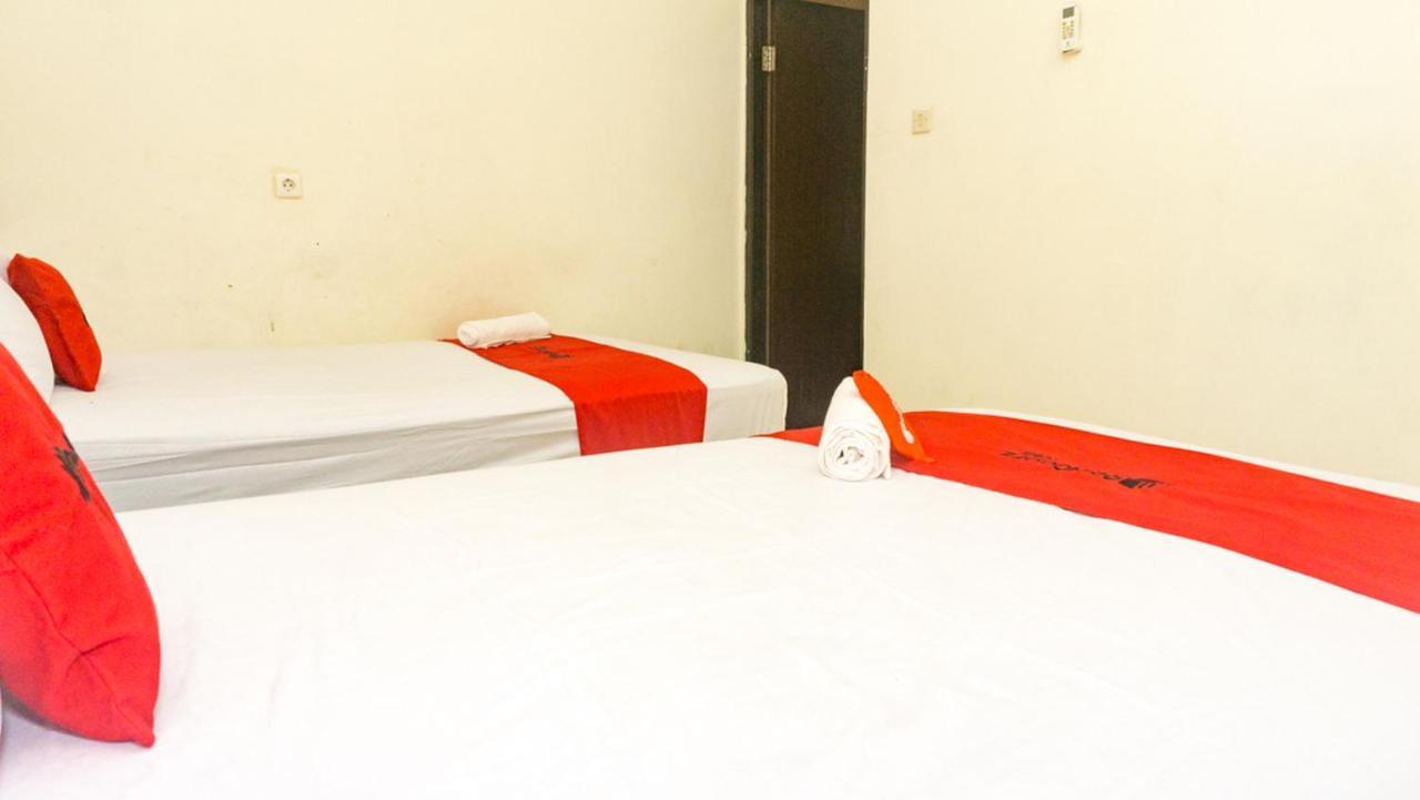 Reddoorz Near Sentani Airport Jayapura Hotel Exterior foto