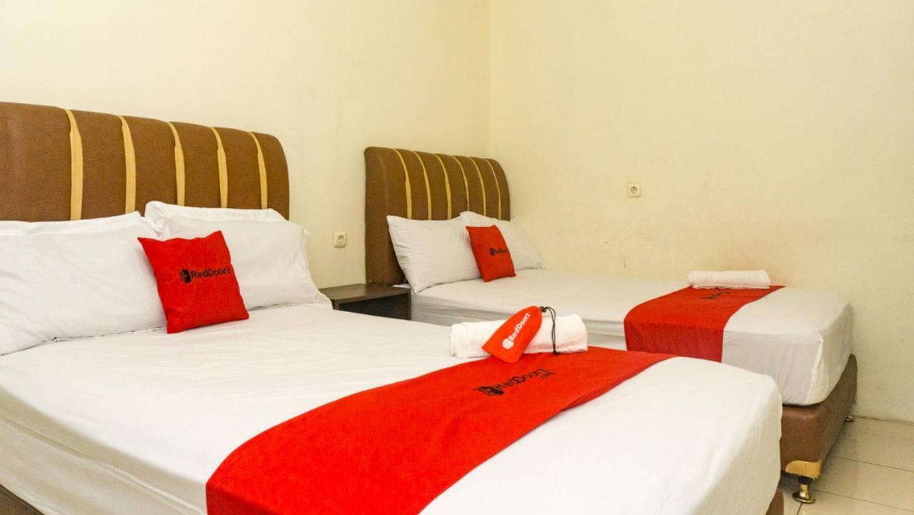 Reddoorz Near Sentani Airport Jayapura Hotel Exterior foto