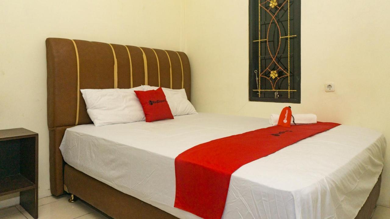 Reddoorz Near Sentani Airport Jayapura Hotel Exterior foto