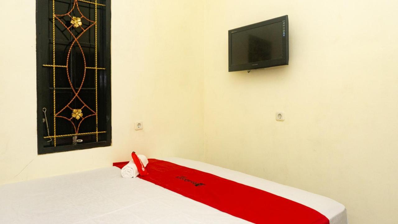 Reddoorz Near Sentani Airport Jayapura Hotel Exterior foto