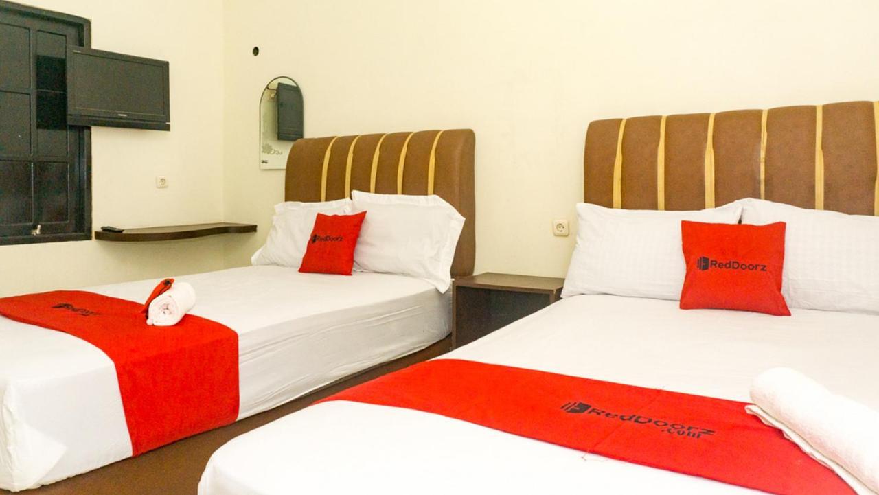 Reddoorz Near Sentani Airport Jayapura Hotel Exterior foto