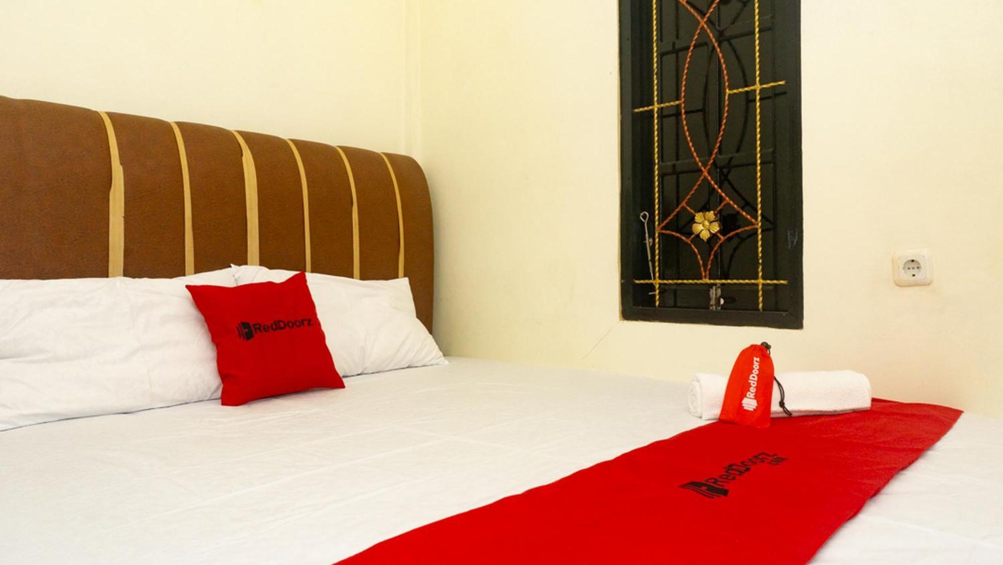 Reddoorz Near Sentani Airport Jayapura Hotel Exterior foto